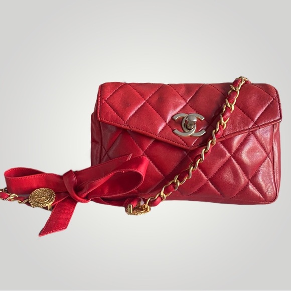 Chanel Red Belt Bag with Vintage Chain Bow Belt - Picture 4 of 17